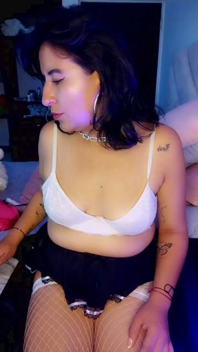 Hott_Sofii live from France