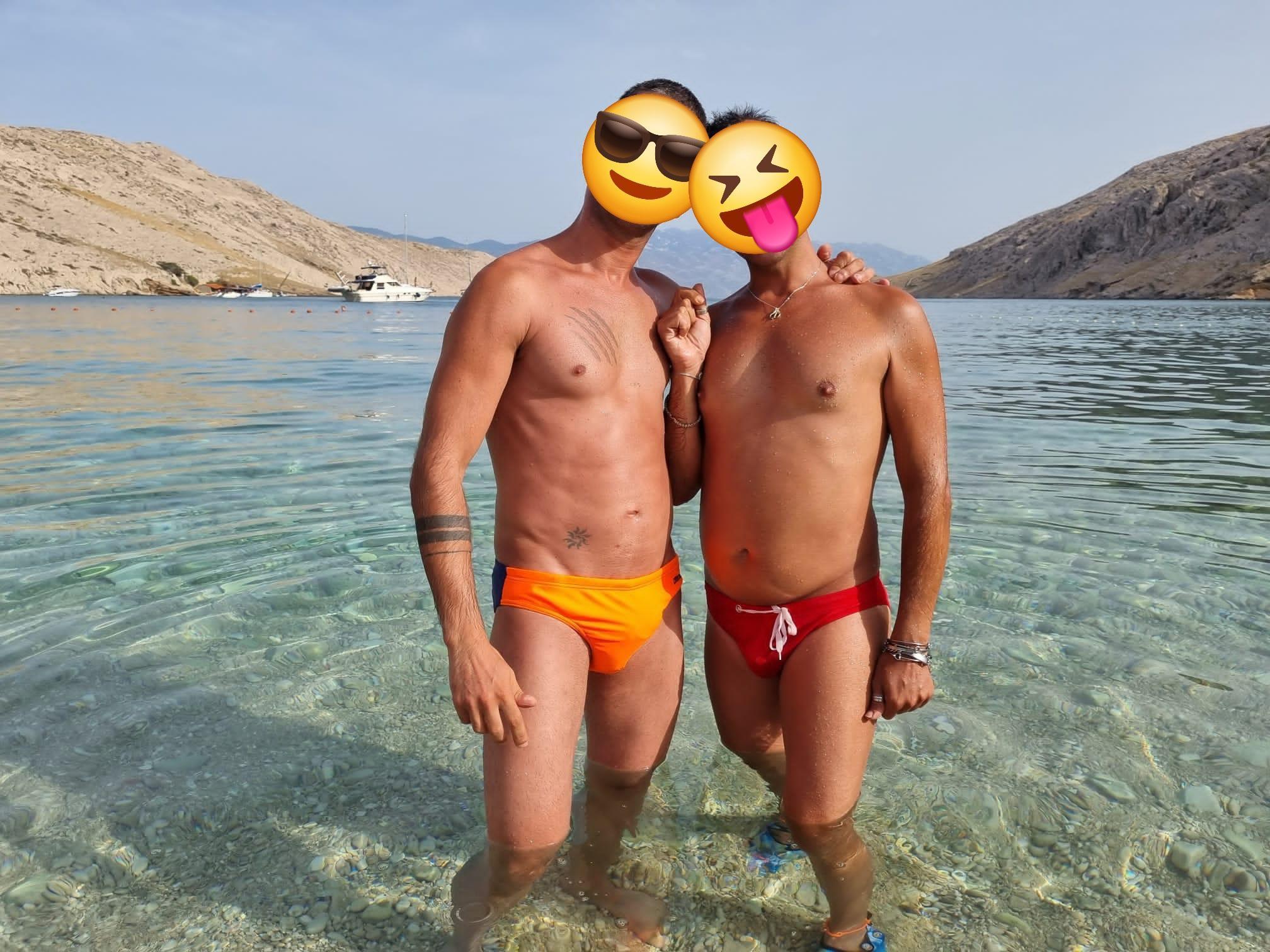 Italiancouple85 live from Italy