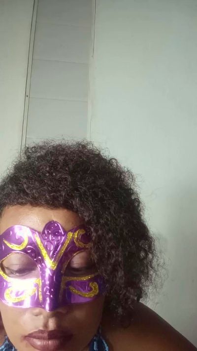 Jennifer0974 live from Madagascar