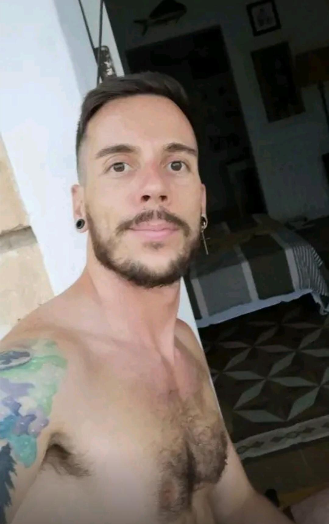 Josephnaoned live from France