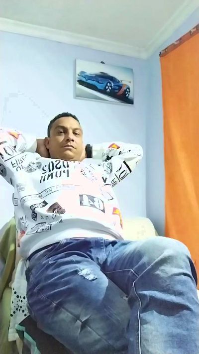 Juanchovergon22 live from Colombia