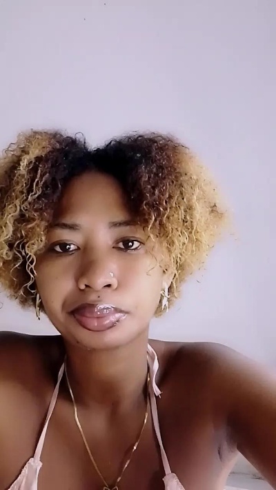 Judia974 live from Madagascar