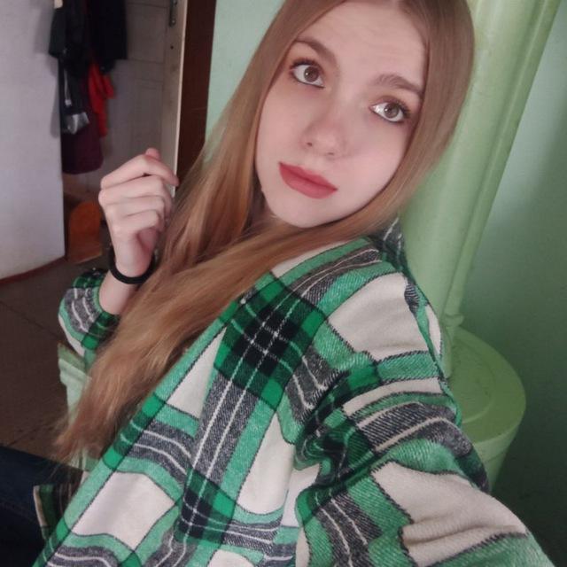 JulieFaines live from Netherlands