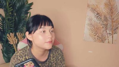 KacieShindle live from France