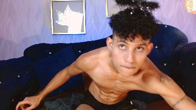 KamiSuarez live from Colombia