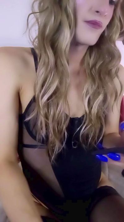 Karendolly8 live from Italy