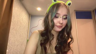 KarieTinnin live from United States