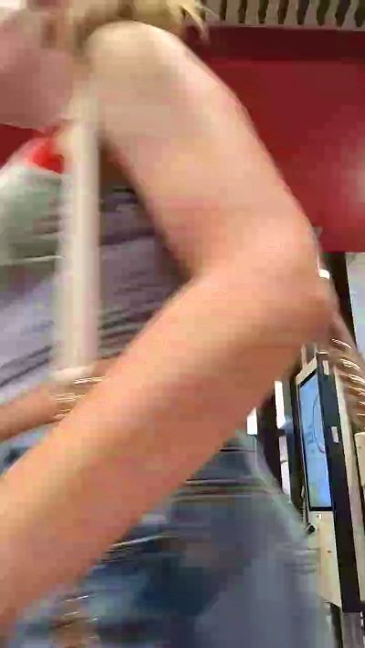 Kinkykeely35 live from United States