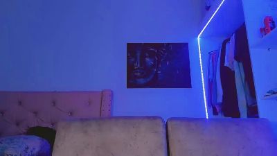 Kloy_fox live from United States