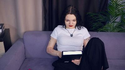 KumAlmstead live from France