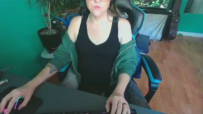 KushandKink live from Canada
