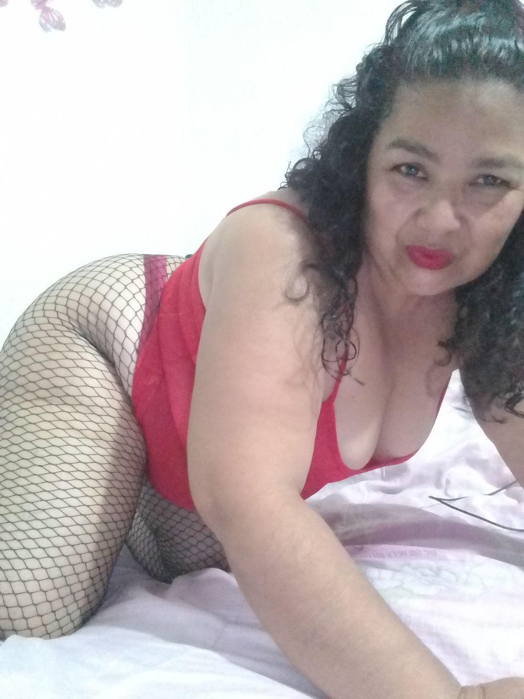 Ladytropical1 live from Spain