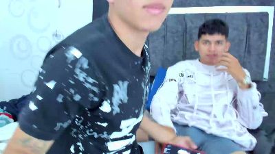 LatinsGuys25 live from Colombia