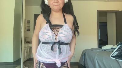 LauraFlor live from United States