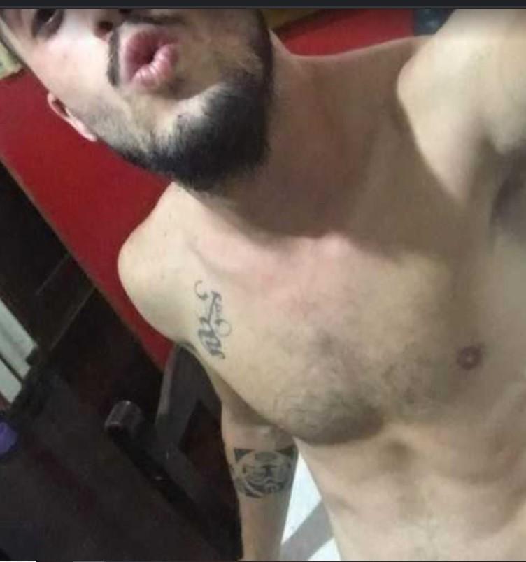 Leandro28v live from Argentina