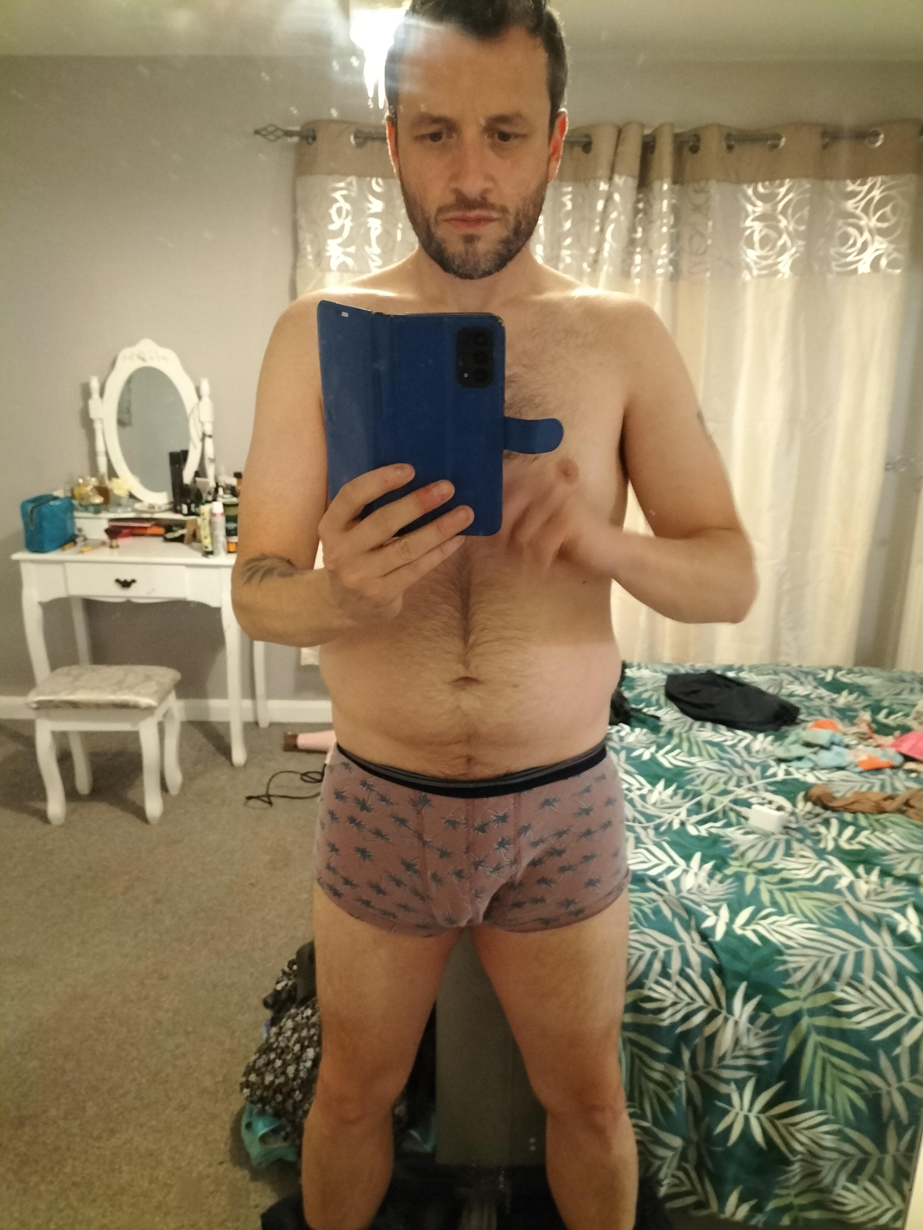 Leatherpants1 live from United Kingdom