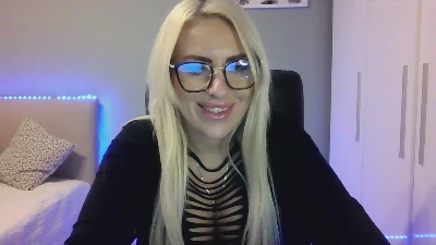 LeylaLuxe live from Germany