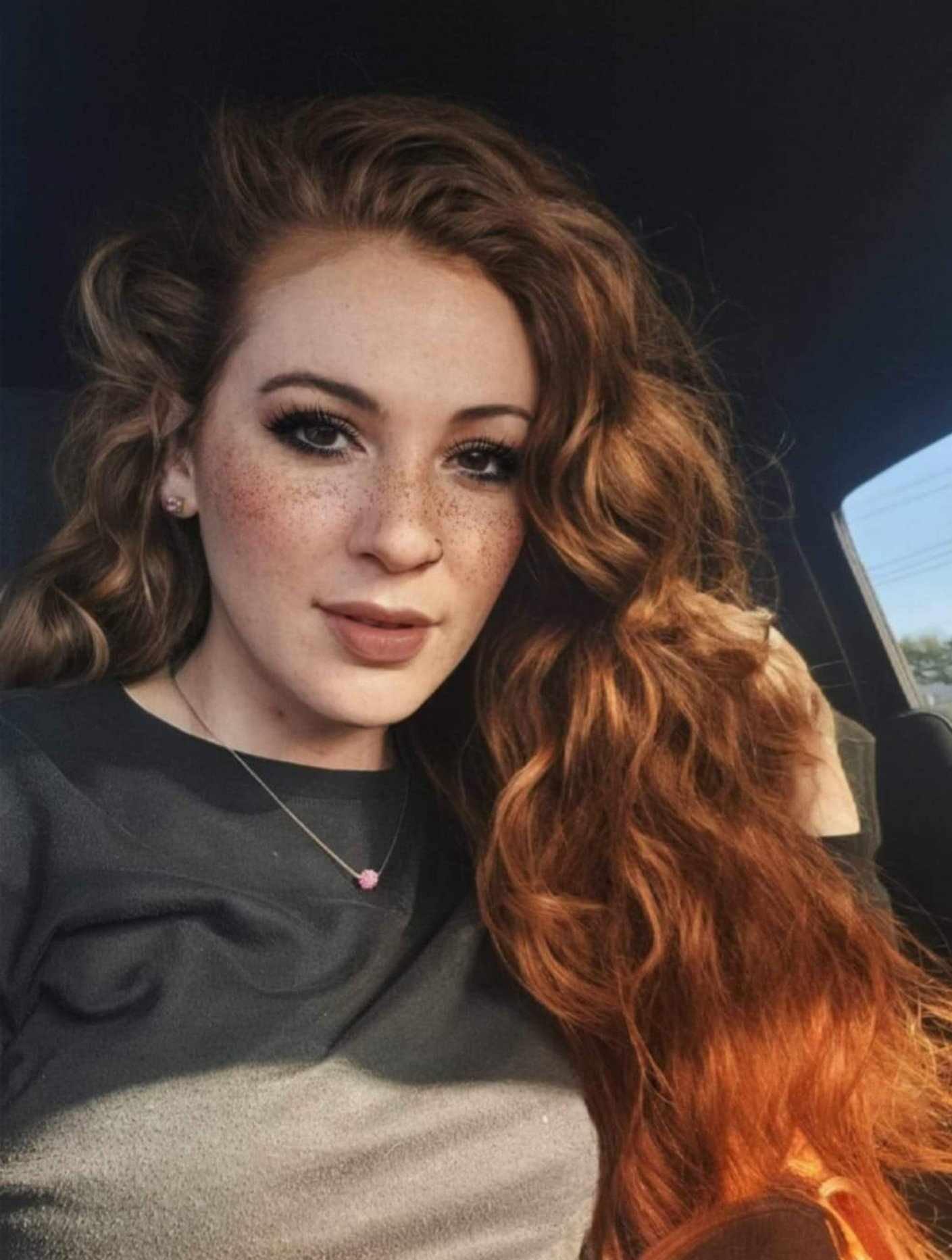 LillysAllYours live from United States