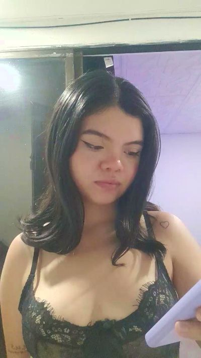 LittleAkari live from Colombia