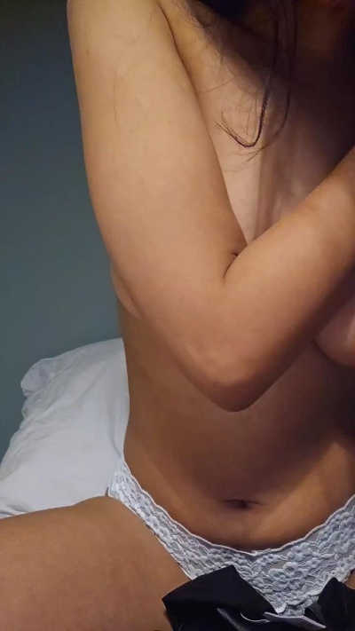 LittleRoshy live from Netherlands