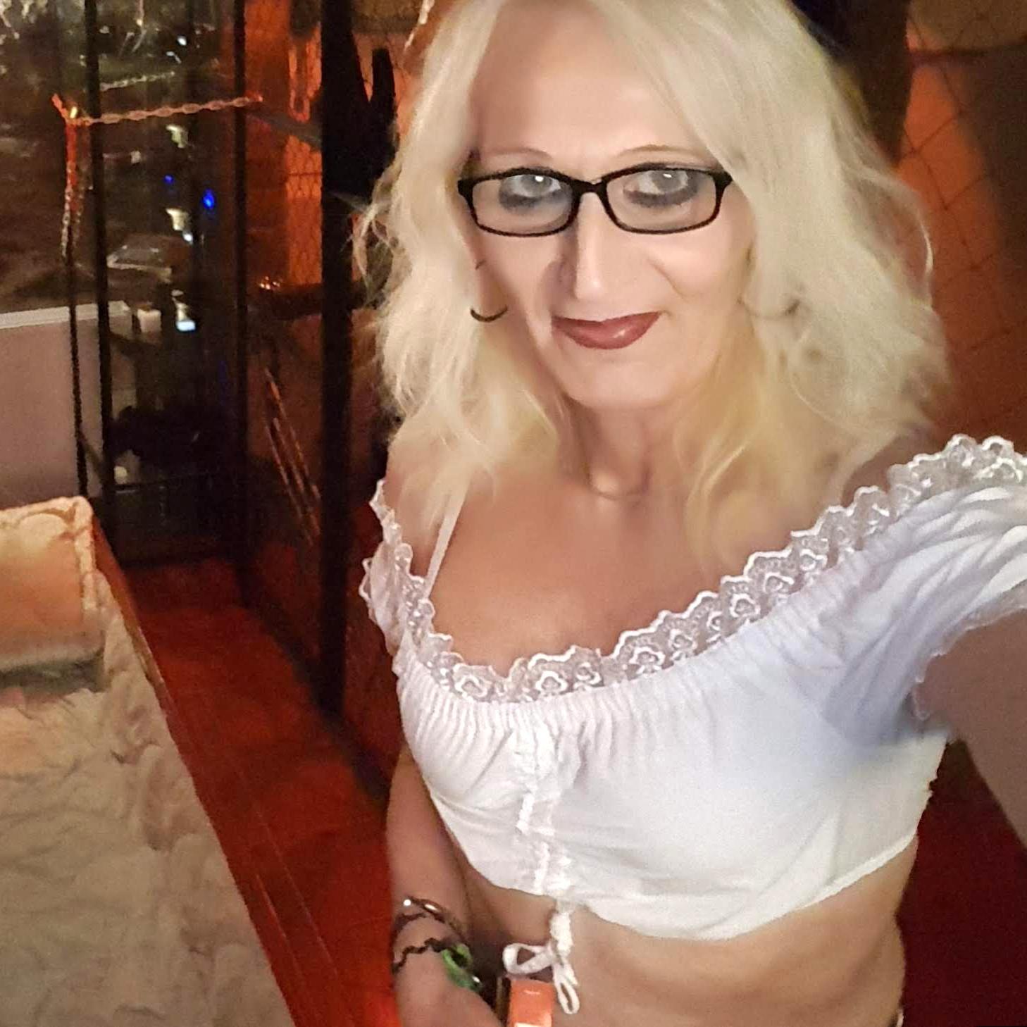 LolaRent66 live from Germany