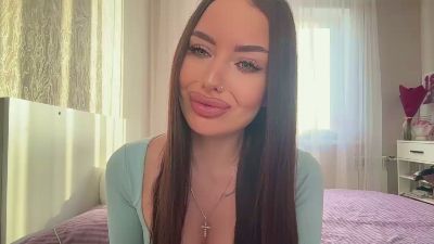 LolaYanity live from France