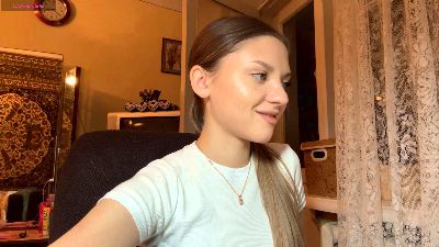 LonaDahline live from United States