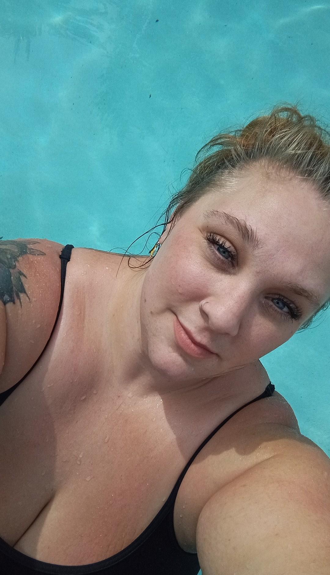 LoneBBW420 live from United States