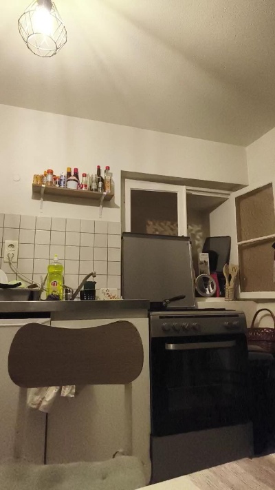 Lonelylu live from France