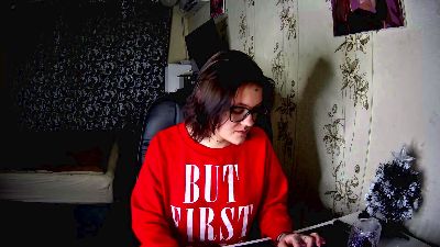 LouveniaGelder live from France