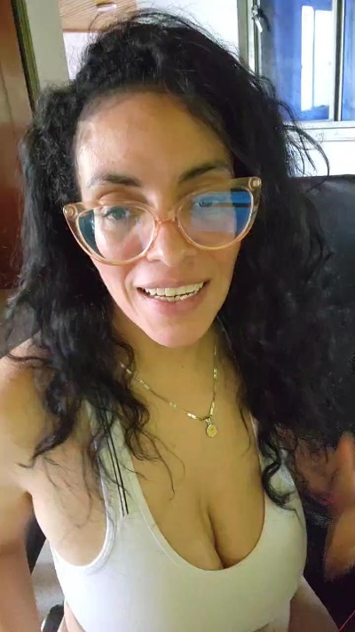 Lucci_Lovee live from Colombia