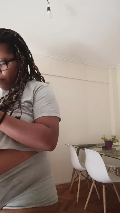 Lucycortez8 live from Argentina