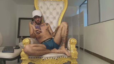 LukeSteel__ live from Colombia