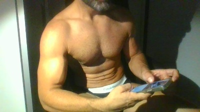 Macho87878 live from Spain