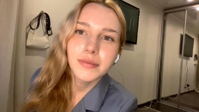 MaeganTietje live from France
