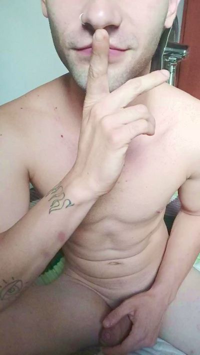 Marquitoxxx23 live from Argentina