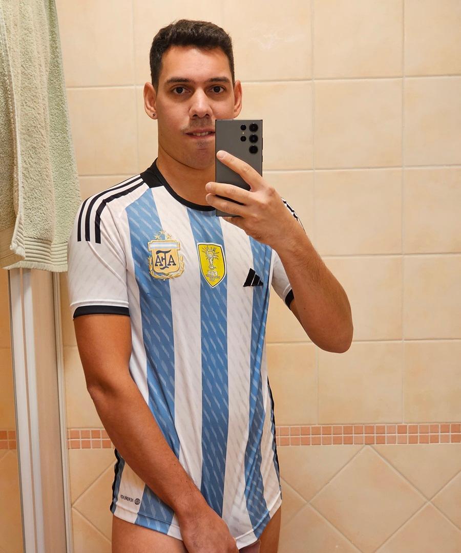 Matu3282 live from Argentina