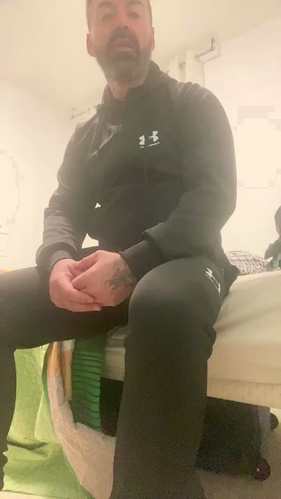 Maxo377 live from Spain