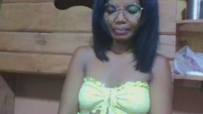 Melaniesu live from Madagascar