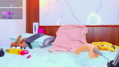 Mia_conde1_ live from Colombia