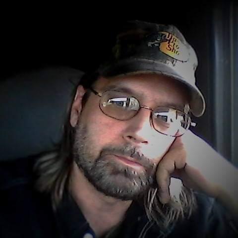 MidwestMusicman live from United States