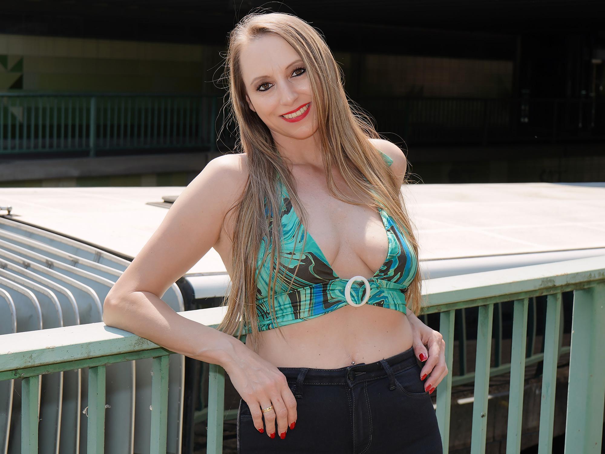 MilfNatalieAlba live from Germany