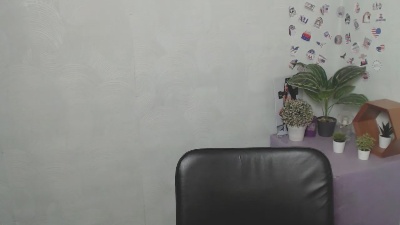 MiraDabi_ live from United States