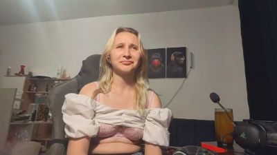 MitziZanueta live from United Arab Emirates