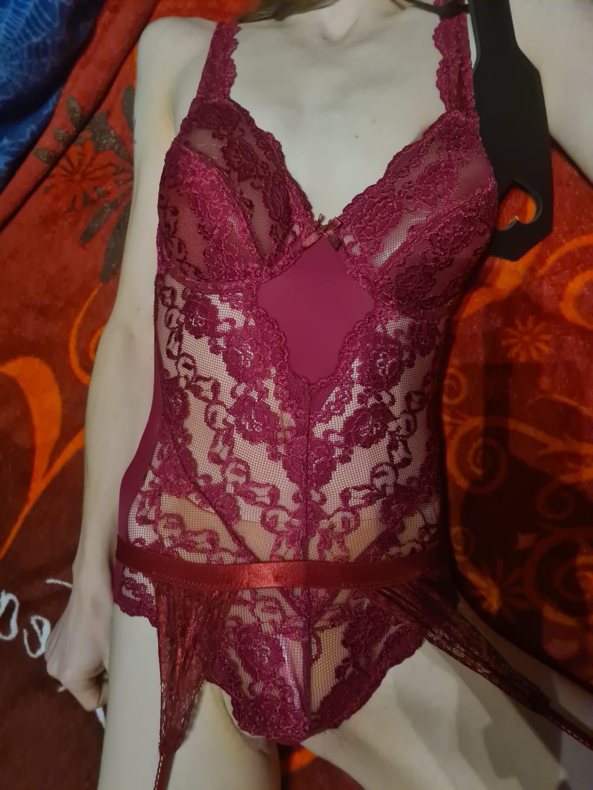 Monique2904 live from Germany