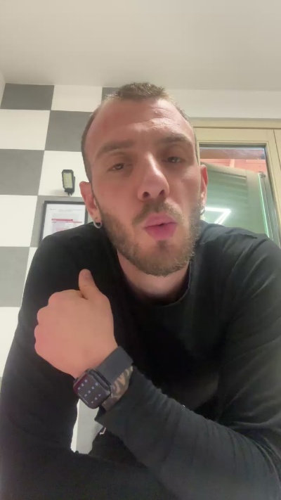 Munzkkkkk77 live from Italy