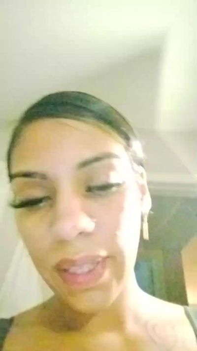 Mya_Adore live from United States