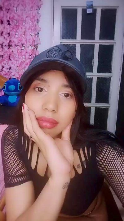 NahomyBelle live from Colombia