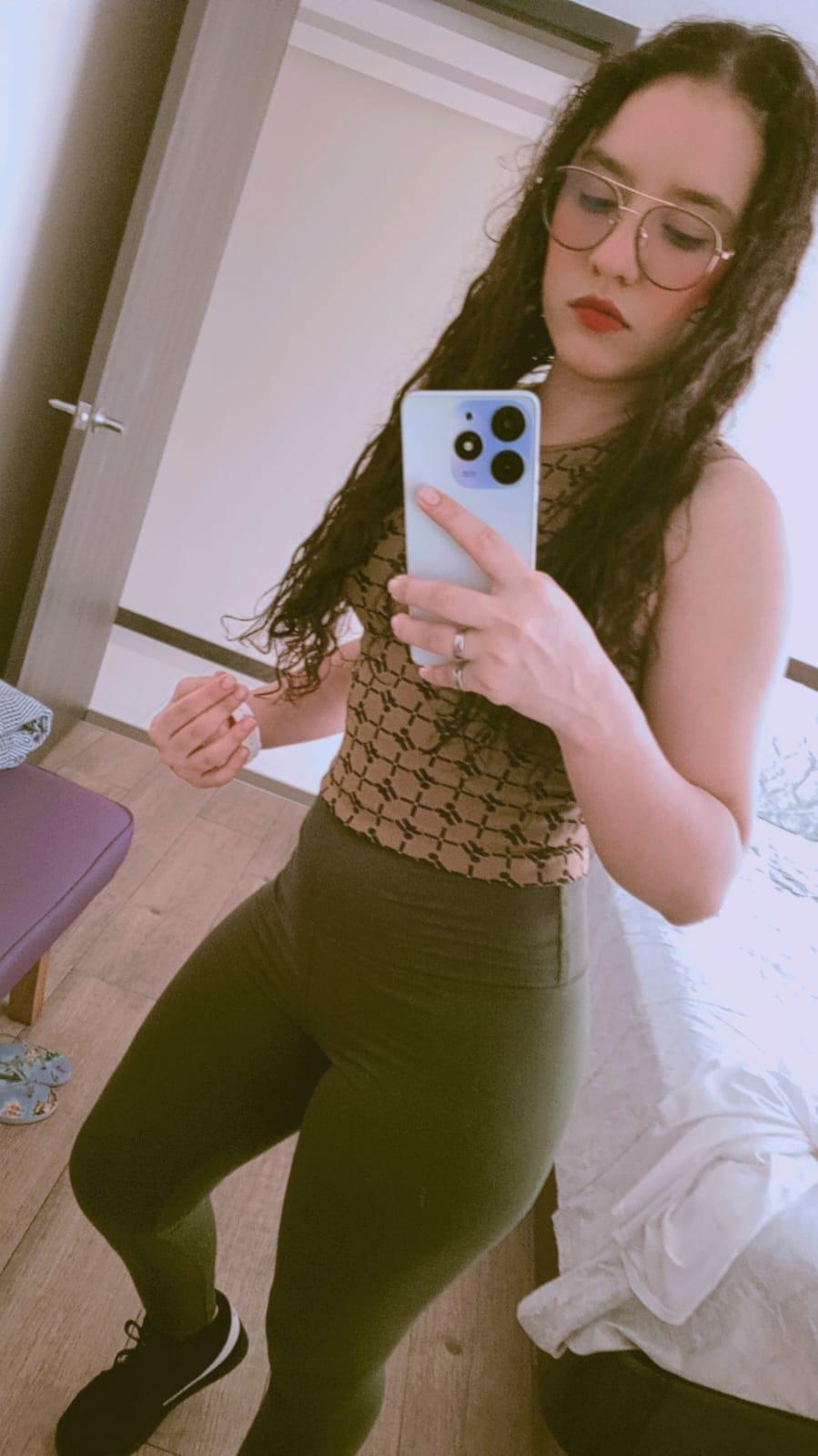 Natasha_clauss live from Colombia