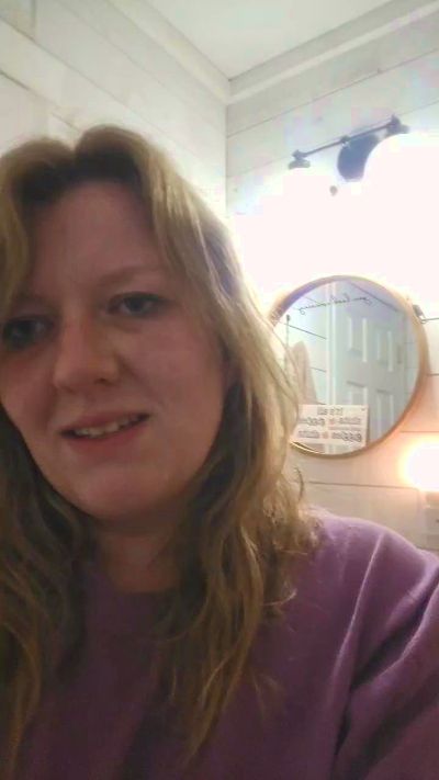 Naturalmomma420 live from Canada